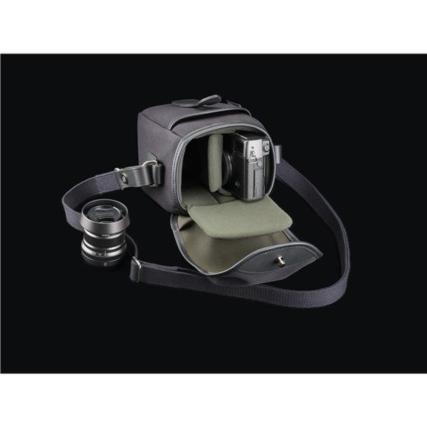 Billingham 72 Black FibreNyte/Black